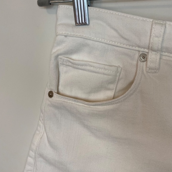 BLANK NYC Shorts Size 26 (The Barrow) Vintage High-Rise White Denim - Picture 6 of 11
